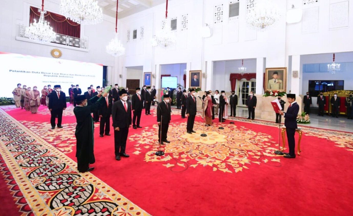 podiumnews.com-Jokowi Lantik 17 Duta Besar RI untuk Negara Sahabat