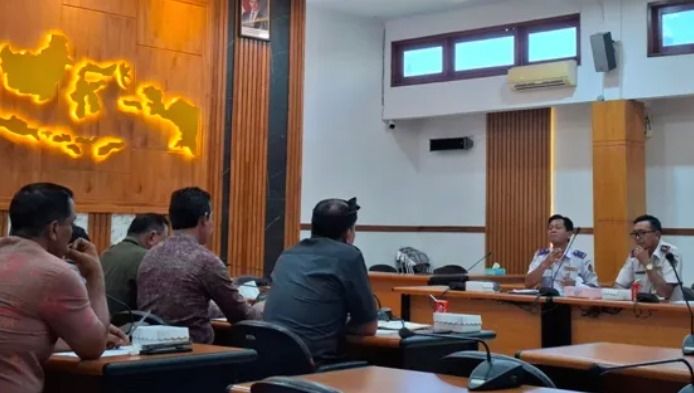 podiumnews.com-Komisi II DPRD Klungkung Bahas Masalah Parkir dan Lalu Lintas