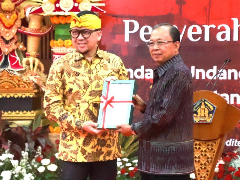 podiumnews.com-RUU Provinsi Bali Hampir Rampung 