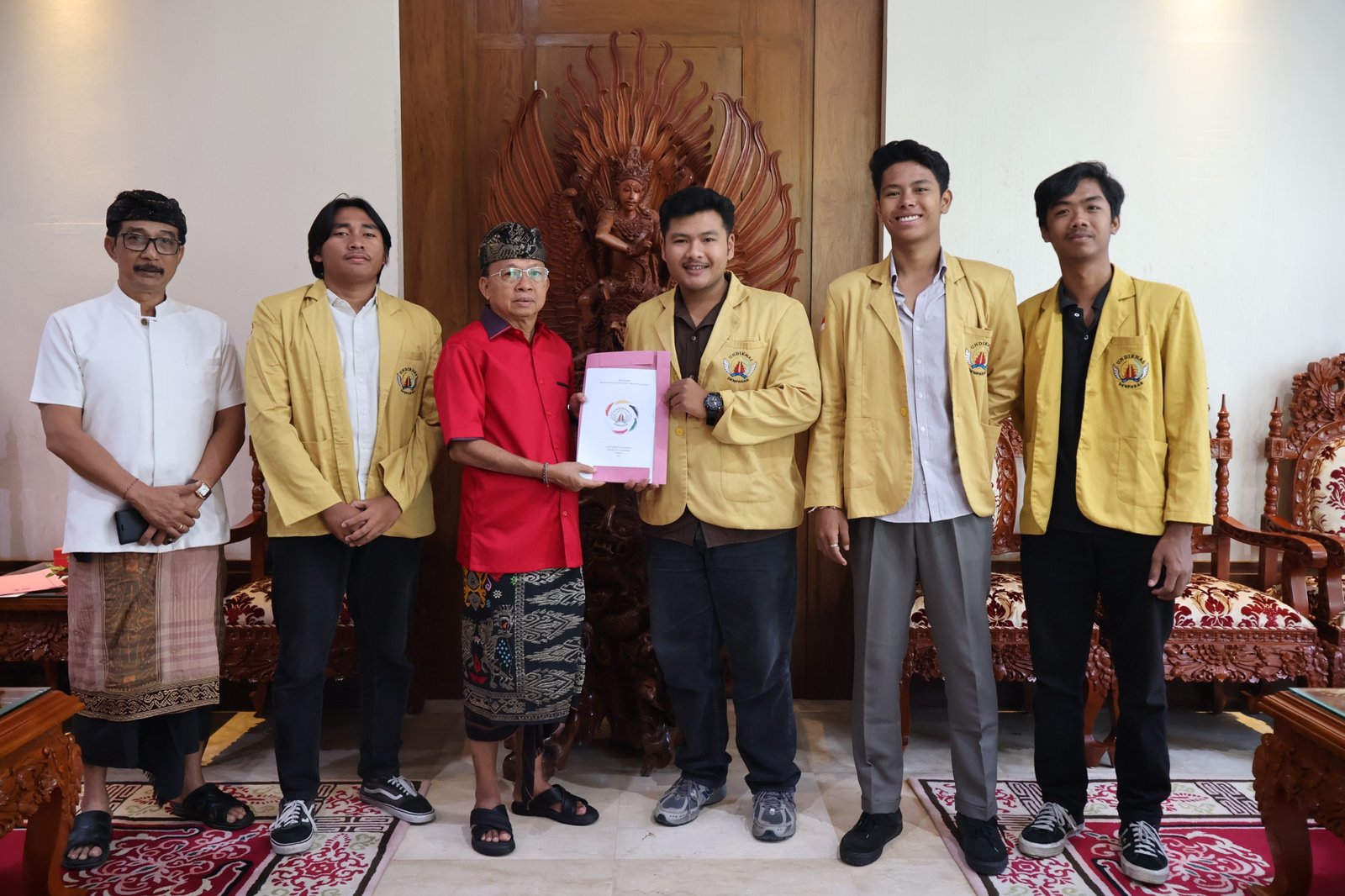 BEM Undiknas: Kami Dukung Pak Koster Soal Plastik