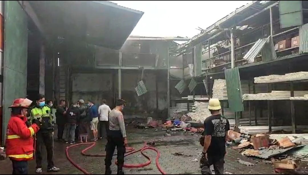 Polisi Kumpulkan Bukti Penyebab Gudang LPG Meledak