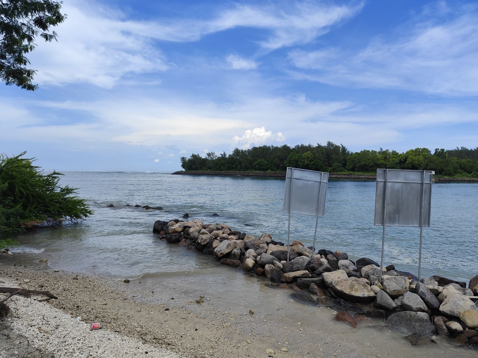 podiumnews.com-Laguna Serangan: Nelayan Bisa Melintas, Berbahaya untuk Umum