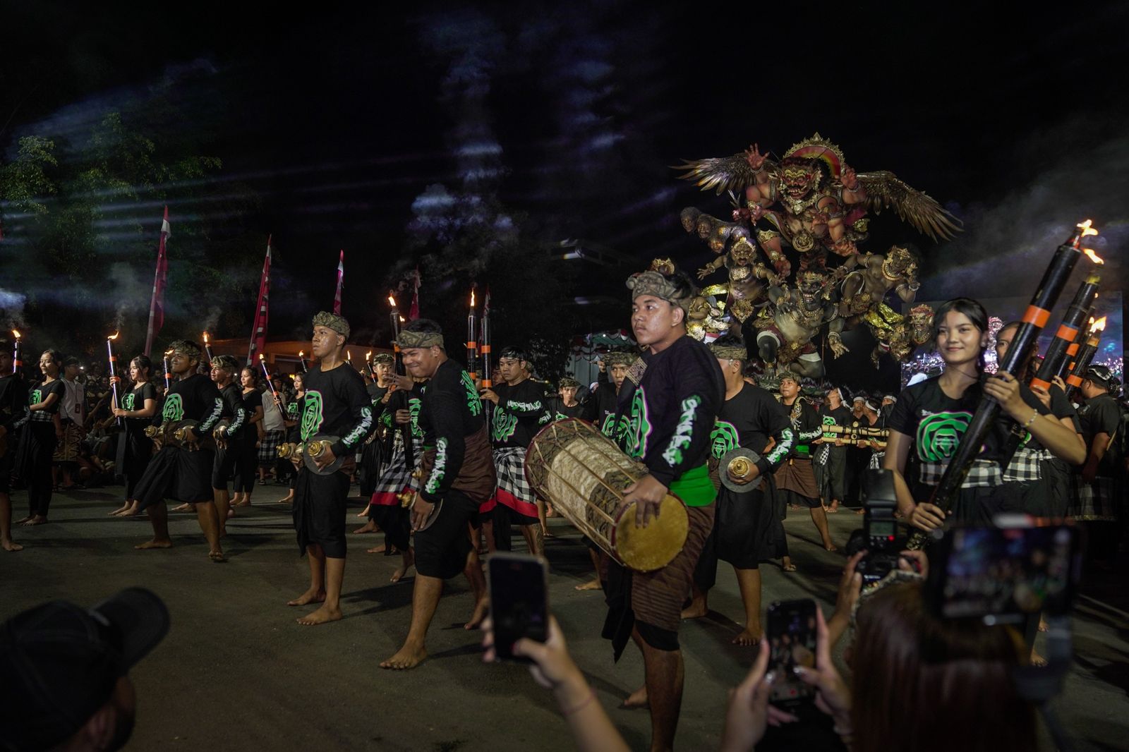 podiumnews.com-Raksasa-Raksasa Itu Kembali Mengguncang Badung