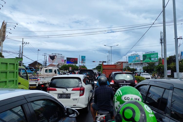 Jumlah Turis dan Motor Sumbang Macet di Bali 