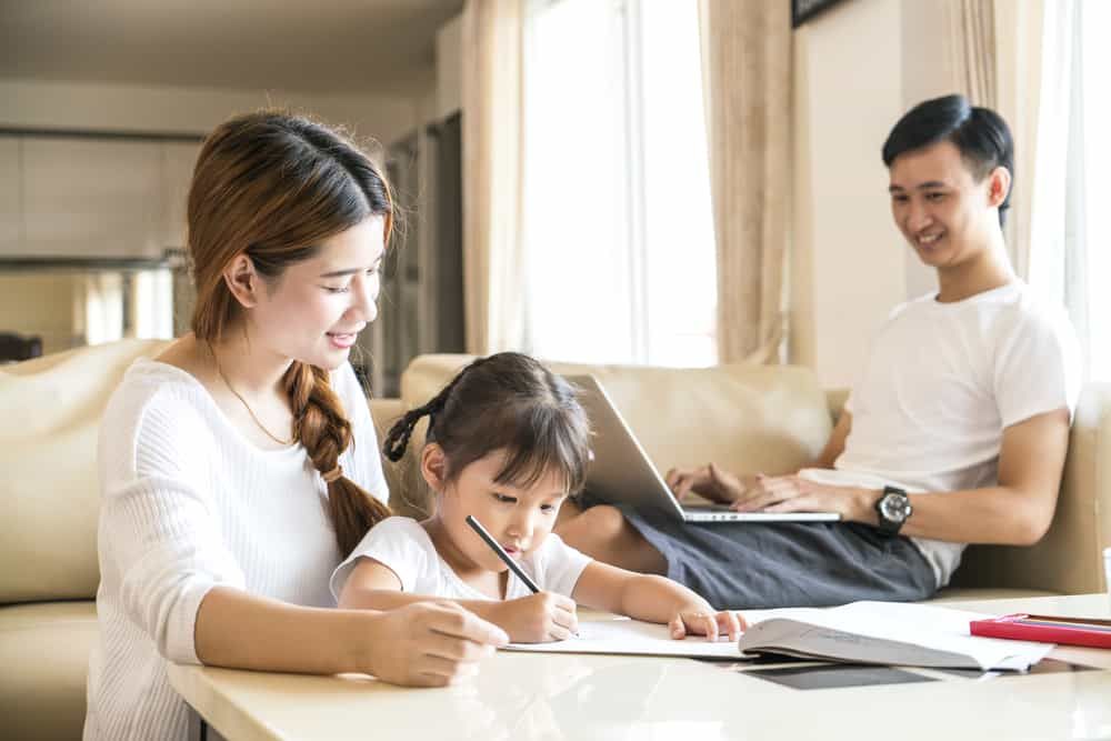 podiumnews.com-Kiat Jitu Orangtua Bebas Stres Ajari Anak di Rumah