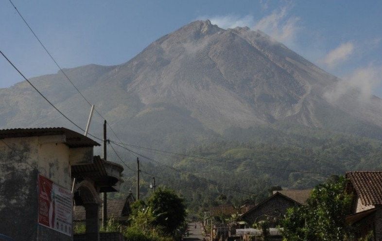 podiumnews.com-Gunung Merapi Berstatus Siaga
