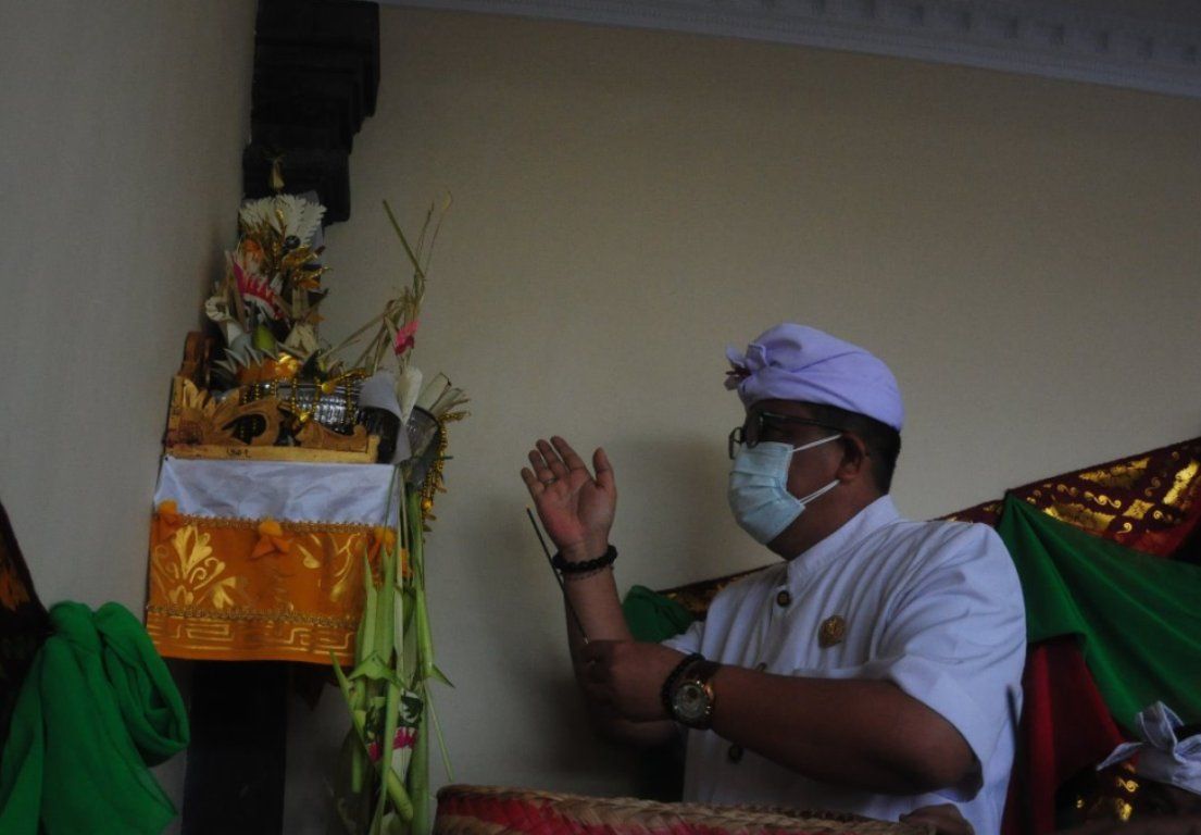 Wakil Bupati Tabanan Hadiri Pemlaspasan di Banjar Eka Swara Dangin Carik Tabanan