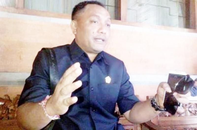 podiumnews.com-Wakil Ketua DPRD Bali Sarankan Vaksinasi Tunggu Rekomendasi BPOM