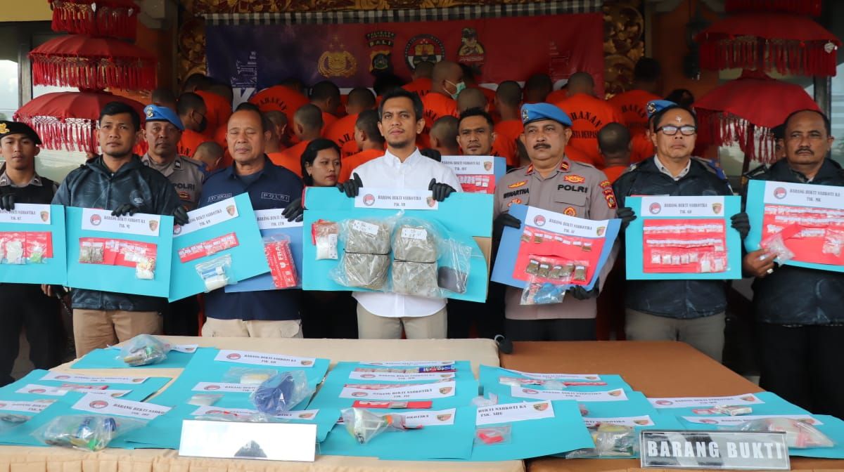 podiumnews.com-32 Pelaku Narkoba Diringkus Polresta Denpasar