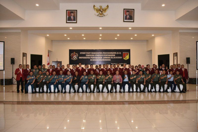 podiumnews.com-Rektor Unhan Paparkan Urgensi Penguasaan Teknologi Roket