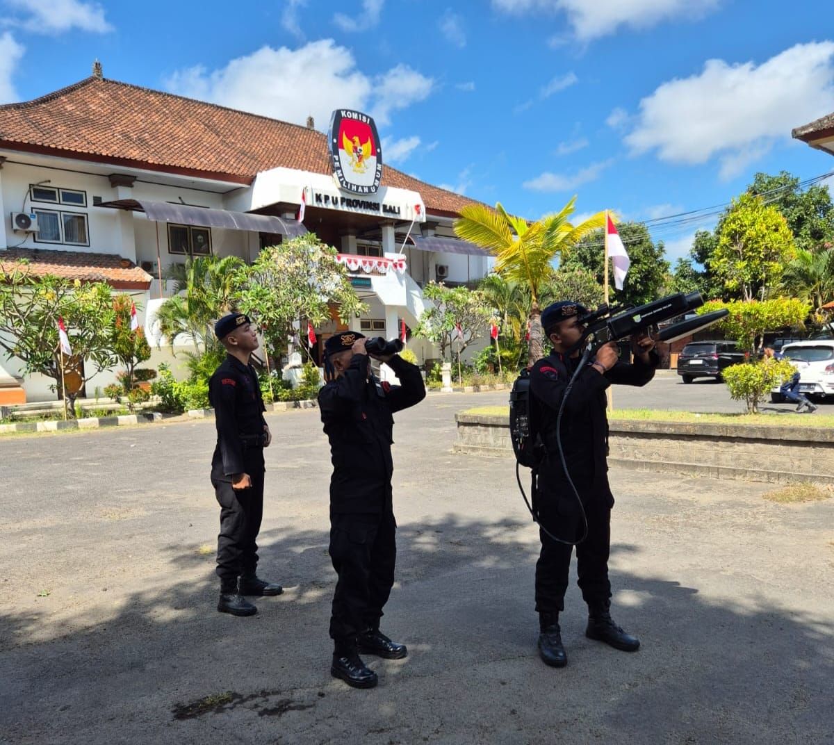 Polisi Pantau Drone Liar di Seputaran KPU Bali