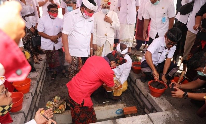 Gubernur Bali Letakan Batu Pertama Pasar Modern Gianyar