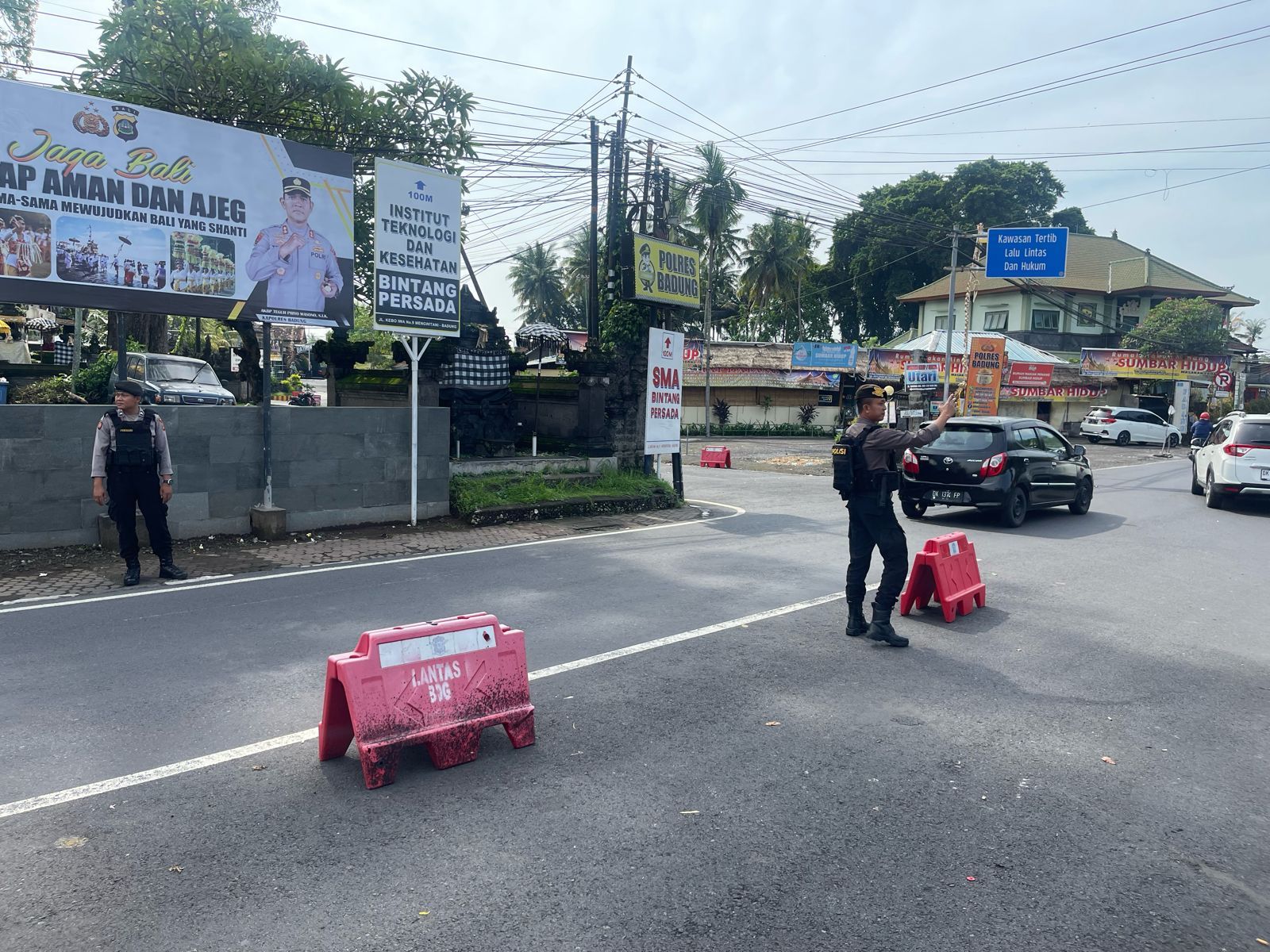 podiumnews.com-Usai Nyepi, Polisi Patroli Objek Vital di Badung  