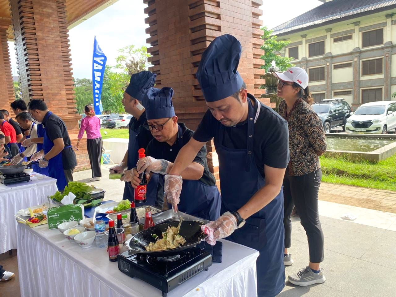 podiumnews.com-Bapak-Bapak Pejabat Badung Adu Jago Masak Nasi Goreng