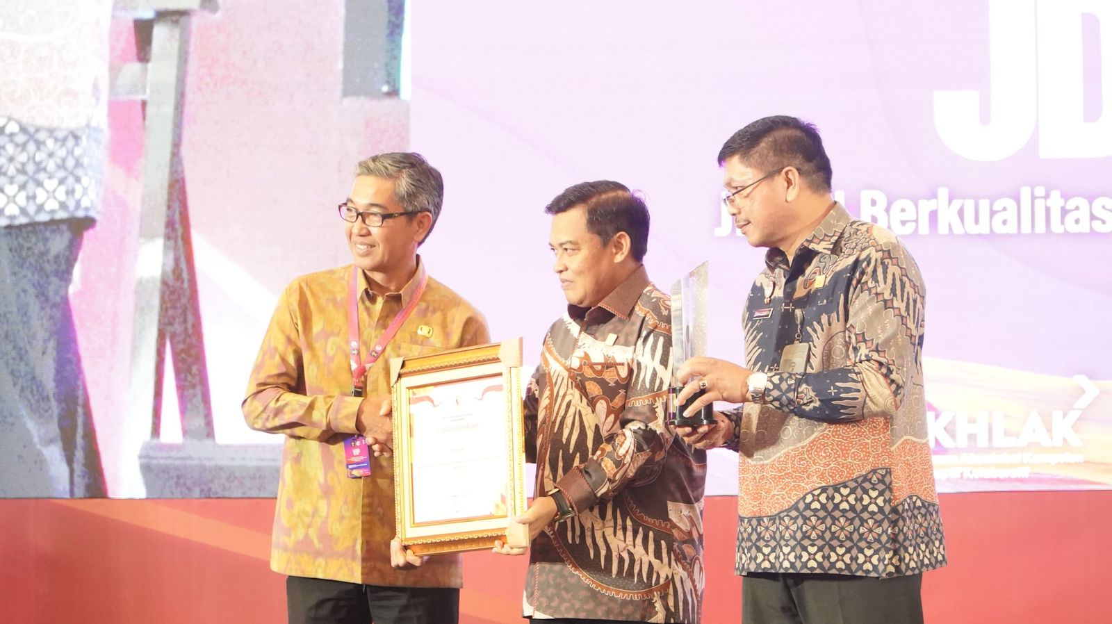 podiumnews.com-Pemprov Bali Raih JDIH Terbaik Nasional 