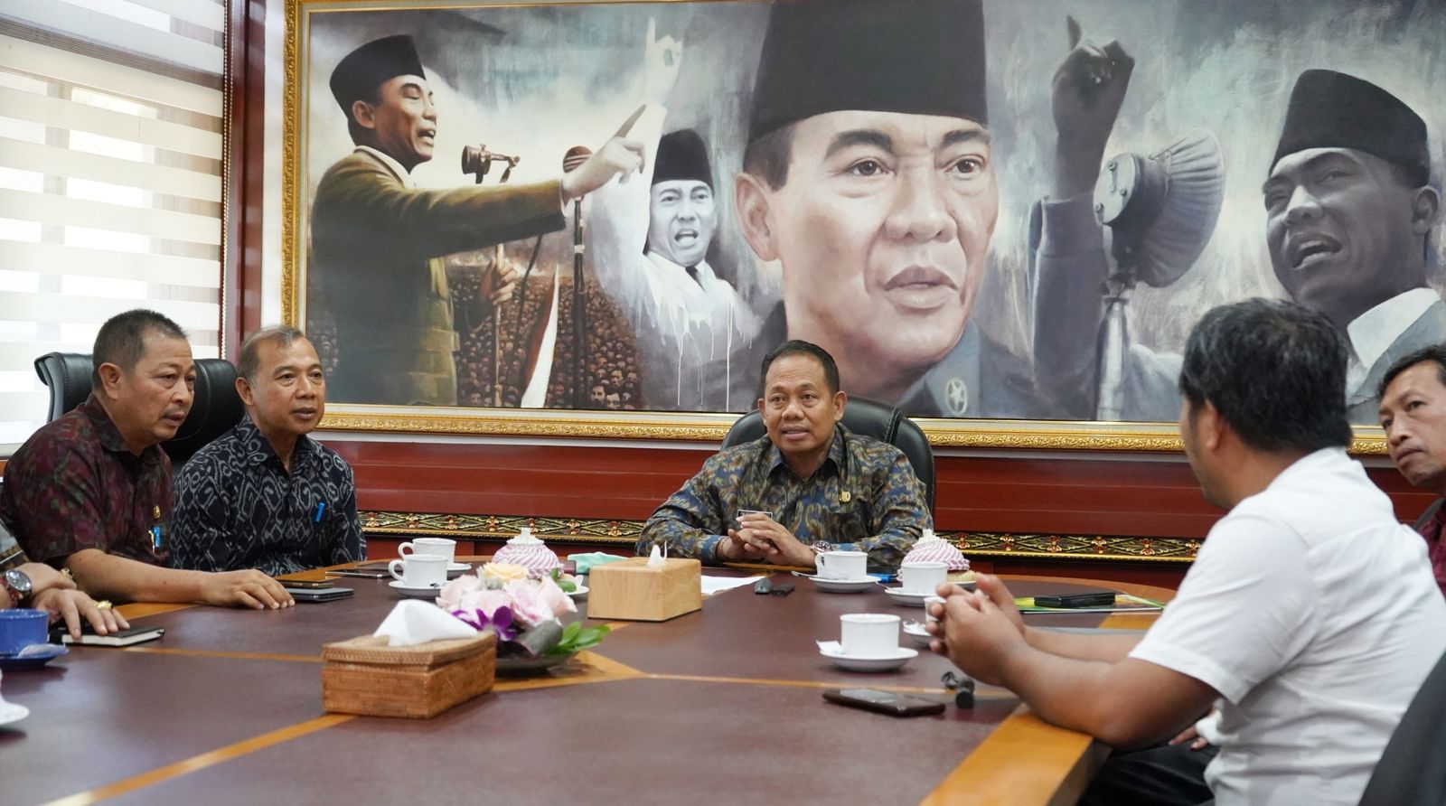 Pj Gubernur Kebut Penataan Lapangan Renon
