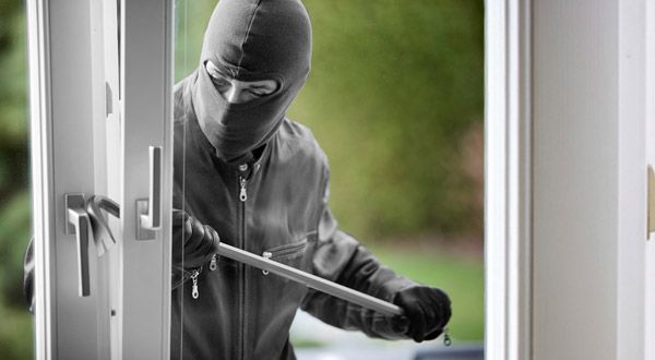 podiumnews.com-Pura di Denpasar Kemalingan Benda Sakral