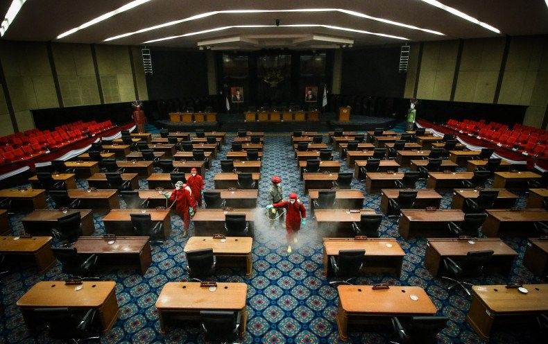 podiumnews.com-Anggota DPR Sampaikan Keprihatinan Muncul Klaster Perkantoran