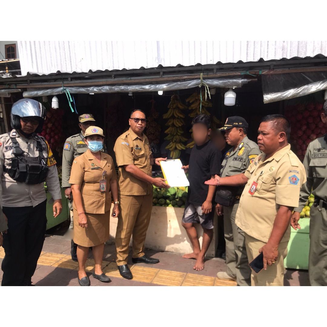 podiumnews.com-PKL Jualan di Trotoar Ditindak Tegas