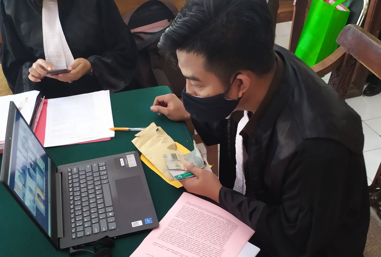 Edarkan Berbagai Jenis Narkoba, Pria Asal Bandung Ini Dihukum 13 Tahun