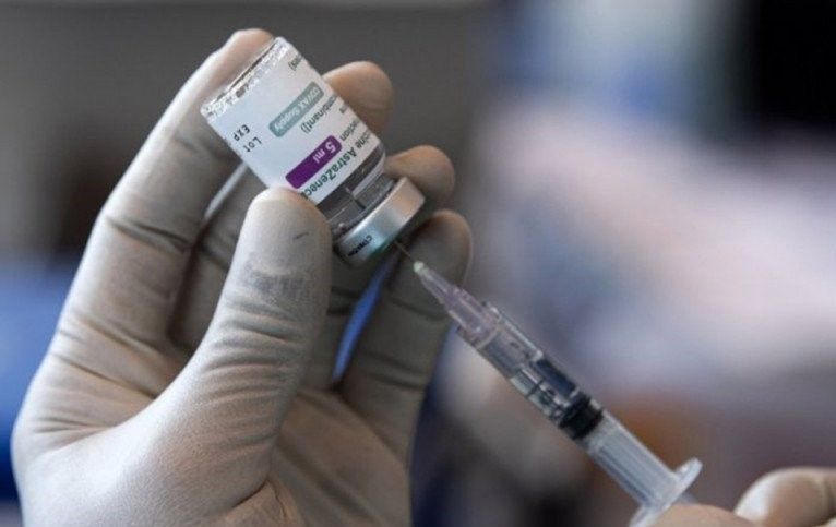 podiumnews.com-Kenali Kemungkinan Efek Samping Vaksin AstraZeneca