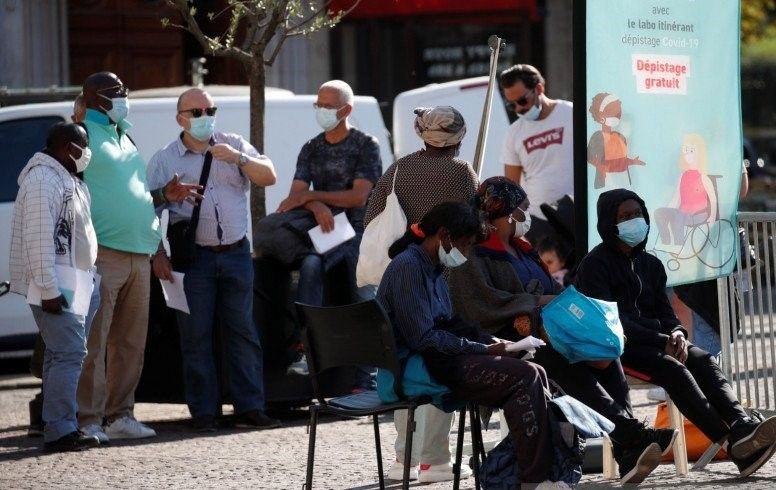 podiumnews.com-Satu Warga Paris Terinfeksi COVID-19 Tiap 30 Detik