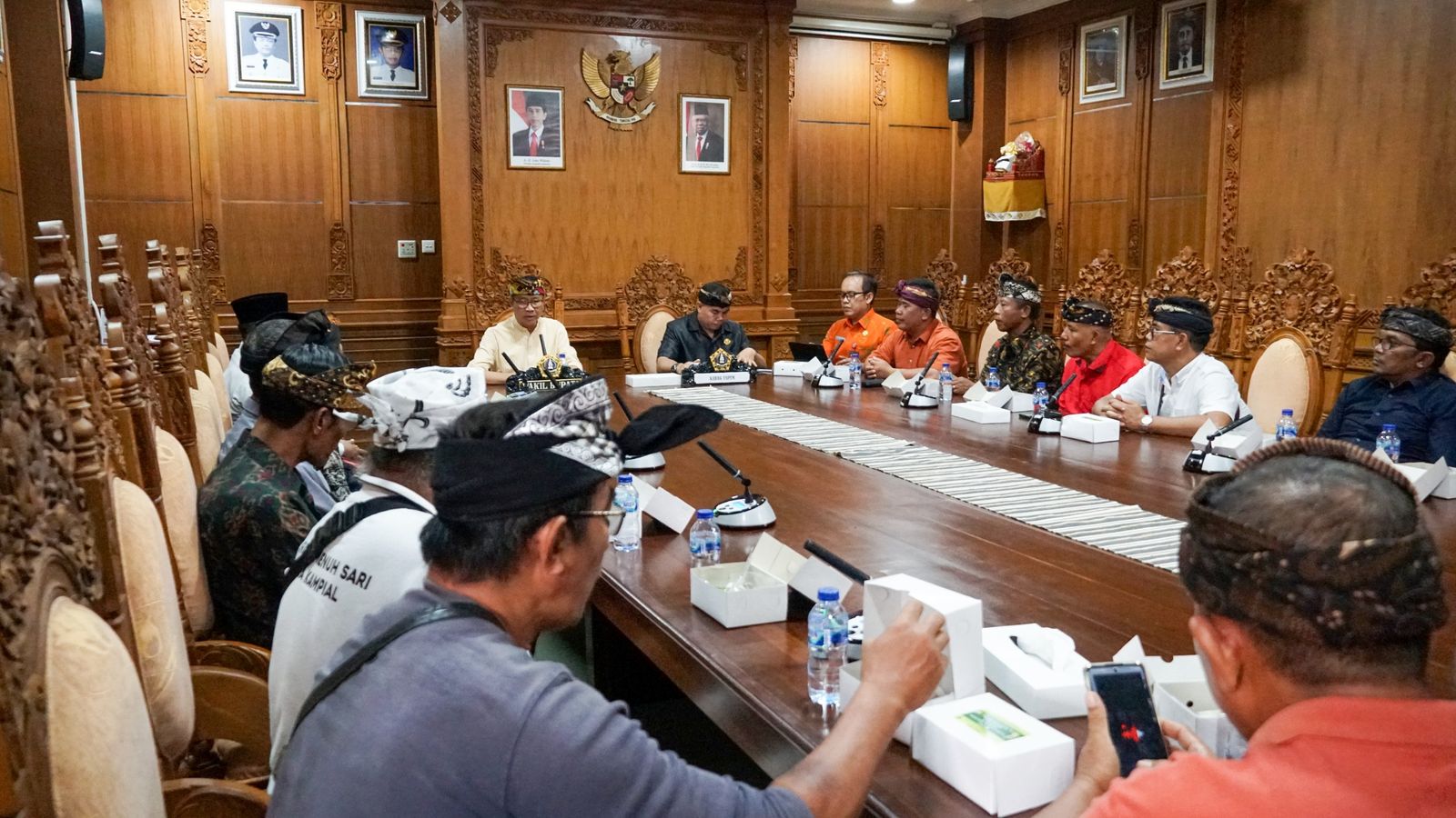 podiumnews.com-Soal PSU, Warga Perumahan Kampial Temui Suiasa