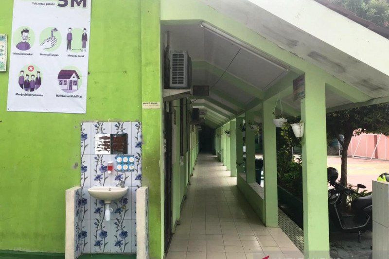 podiumnews.com-SMP di Jakarta Hentikan Uji Coba PTM Menyusul Lonjakan Kasus Covid-19