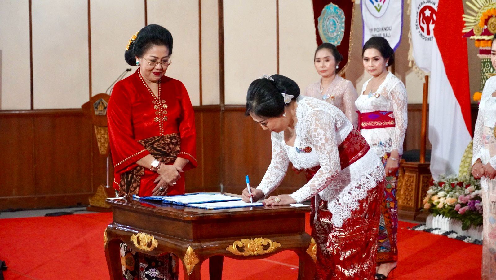 podiumnews.com-Rai Wahyuni Dilantik Jadi Ketua TP PKK Tabanan 