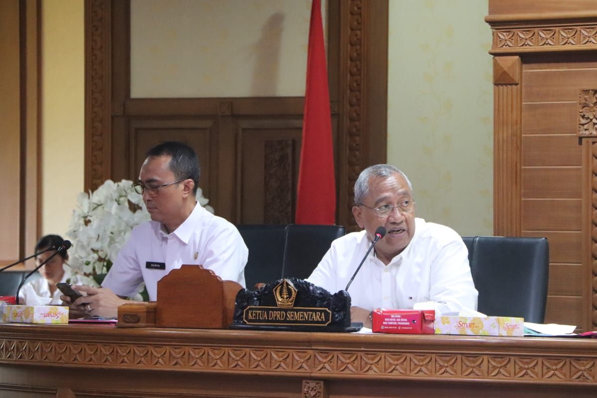 podiumnews.com-Pj Sekda Raker dengan Tim Banggar DPRD Badung