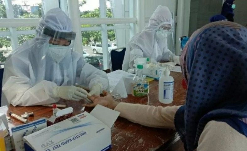 podiumnews.com-Ratusan Nakes RS Wangaya Terima SMS Vaksinasi