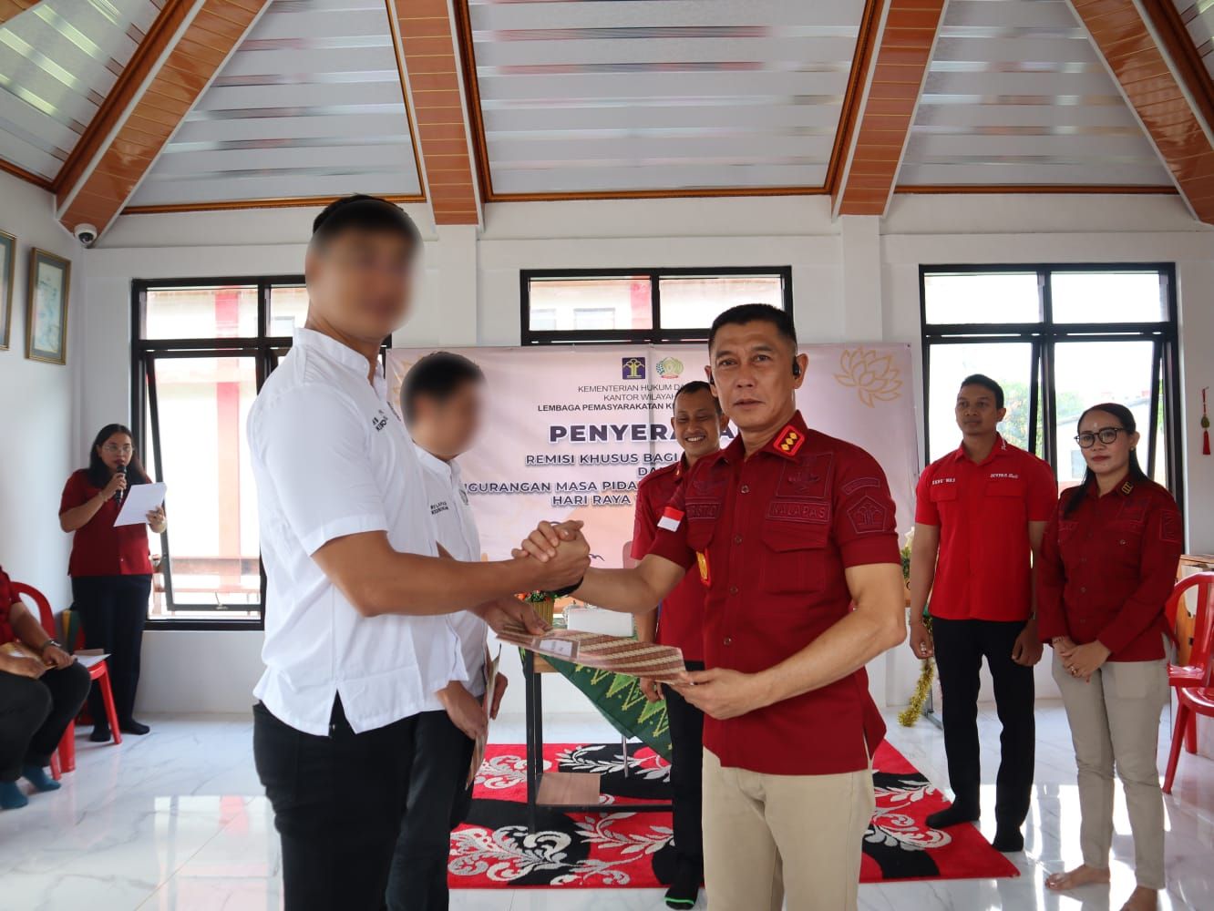 podiumnews.com-Delapan Napi Lapas Kerobokan Terima Remisi Waisak