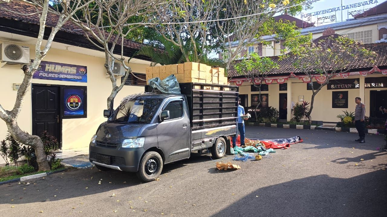 Ribuan Bungkus Rokok Ilegal Diamankan di Cupel Jembrana