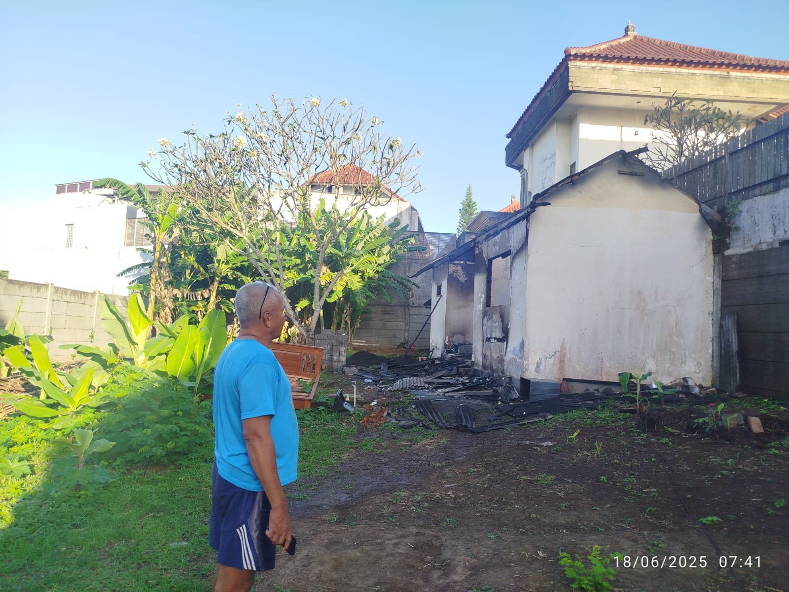 Korsleting Diduga Picu Kebakaran Rumah Kosong di Penatih