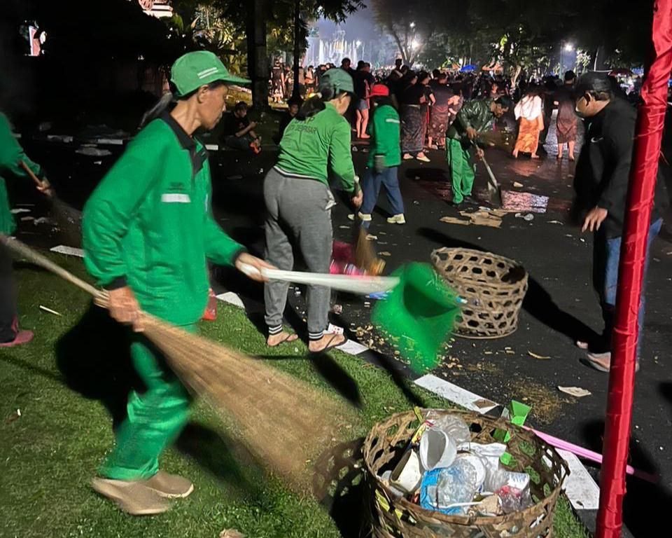 podiumnews.com-Volume Sampah di Denpasar Meningkat Jelang Nyepi