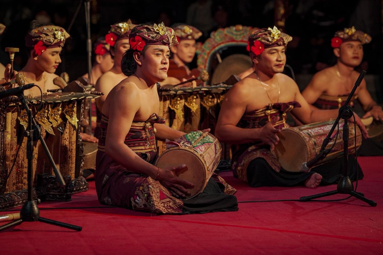 Sanggar Laras Manis Tampil Memikat Meski Diguyur Hujan