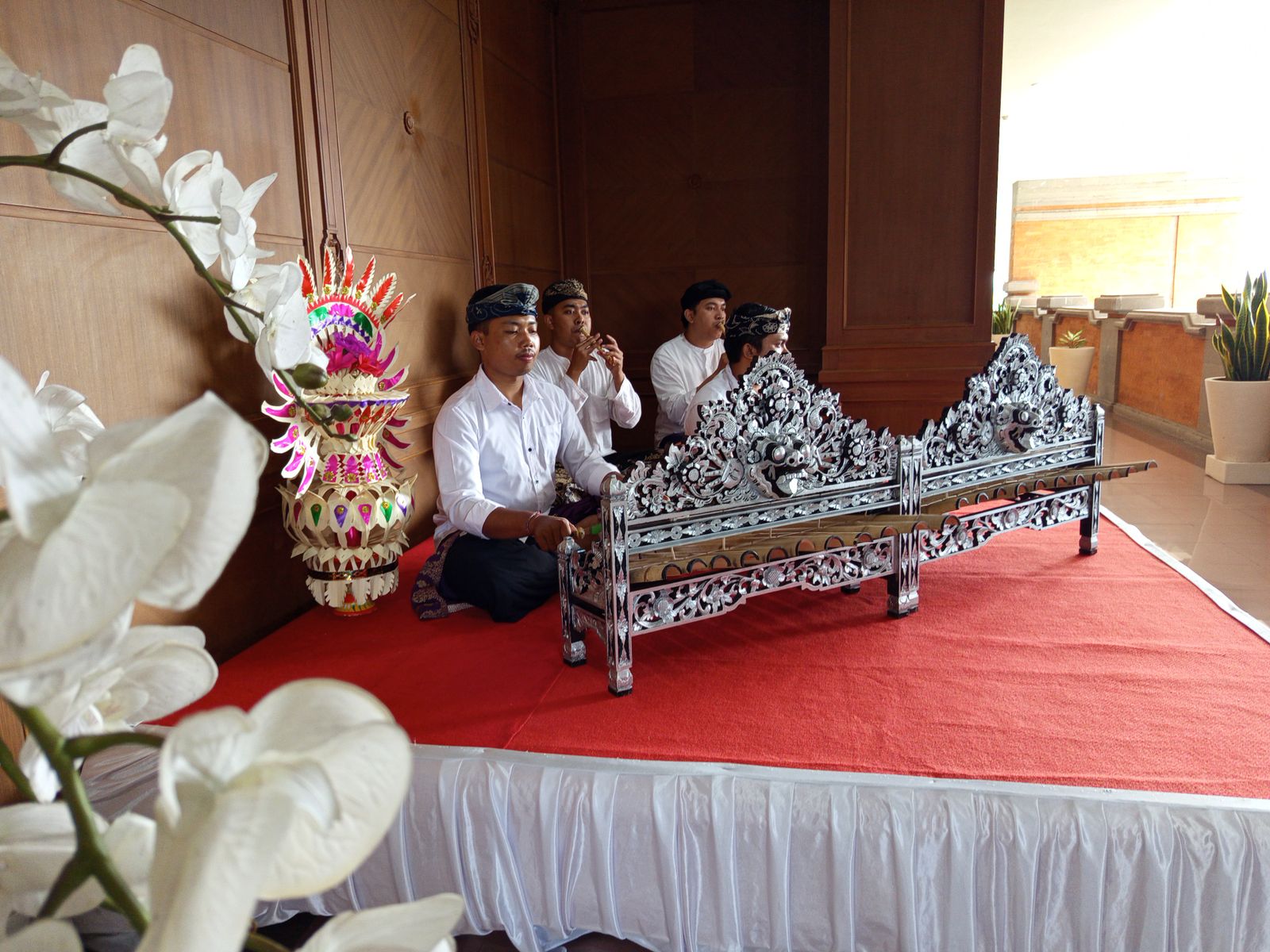 podiumnews.com-Sanggar Selendro Agung, Menyuarakan Tradisi di DPRD Badung