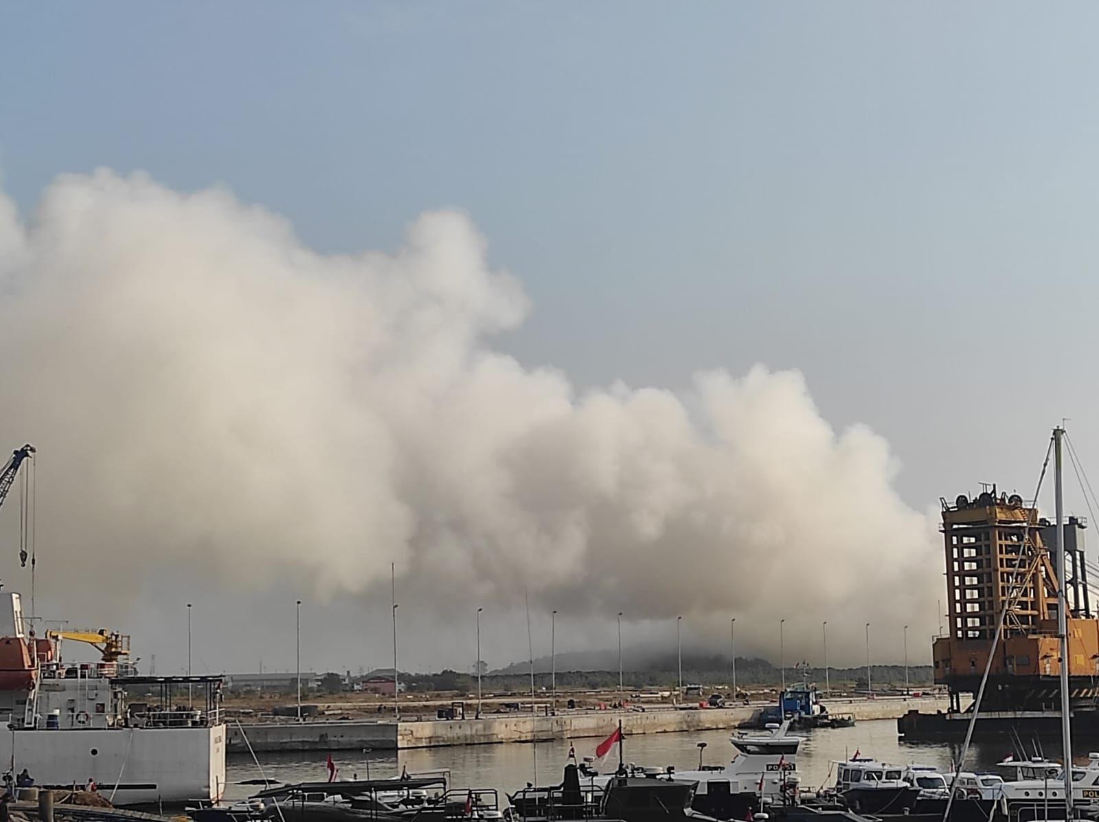 podiumnews.com-SAR Denpasar Atensi Kebakaran TPA Suwung