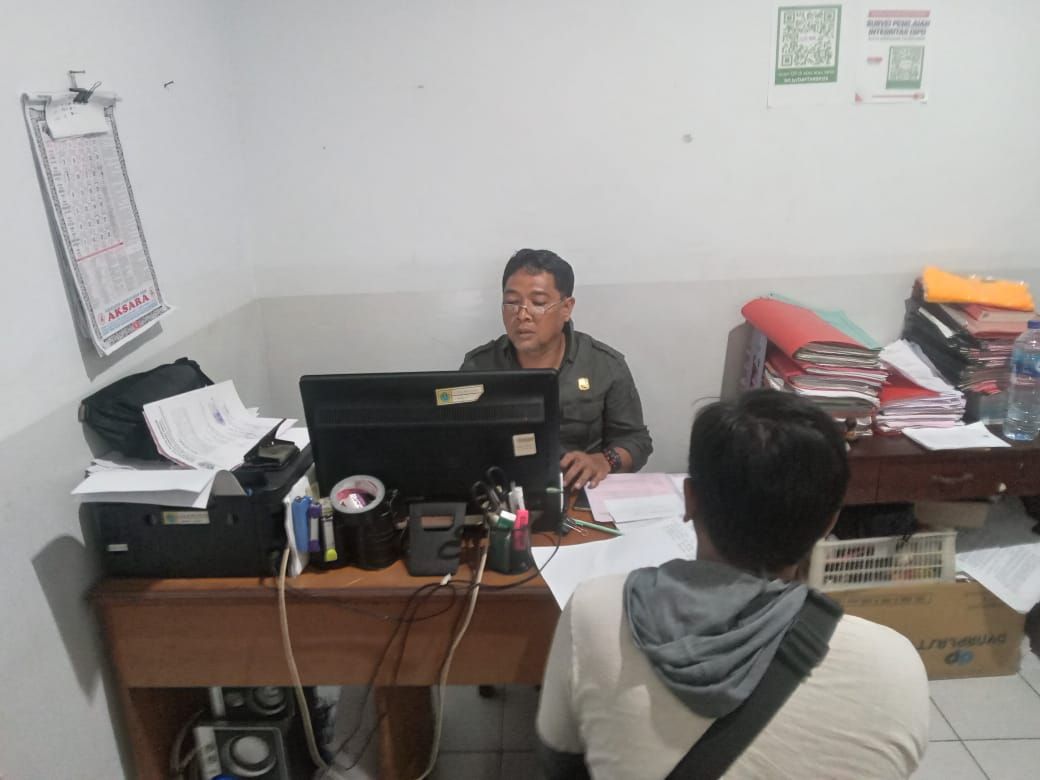 Satpol PP Setop Usaha Potong Ayam di Ubung 