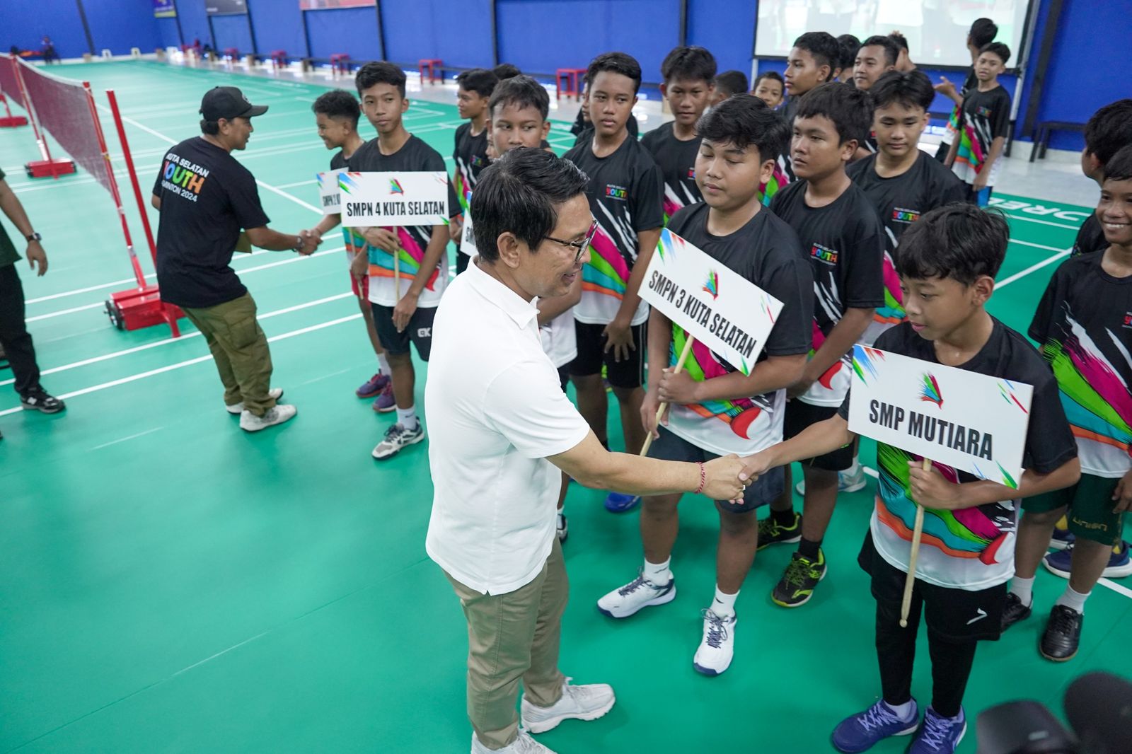 Adi Arnawa Buka Turnamen Youth Badminton di Jimbaran 