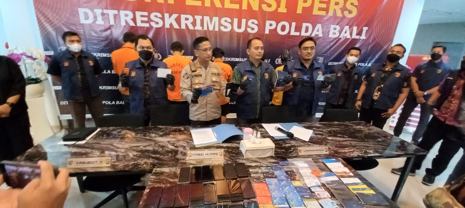 podiumnews.com-Polda Bali Gulung Sindikat Penipu Jual HP Murah