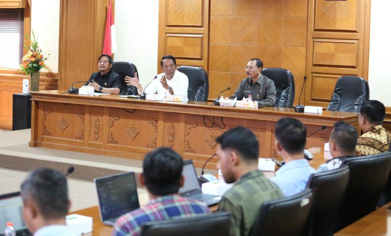 podiumnews.com-Ketua DPRD Badung Dengarkan Penjelasan PT APS