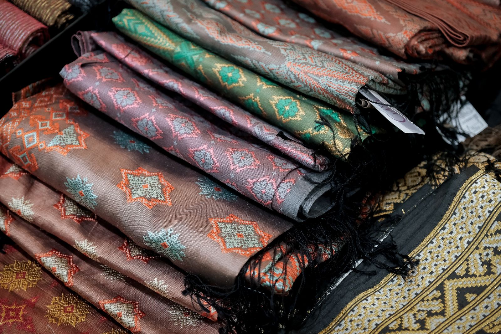 podiumnews.com-Songket Indonesia Mendunia, Ada dari Bali