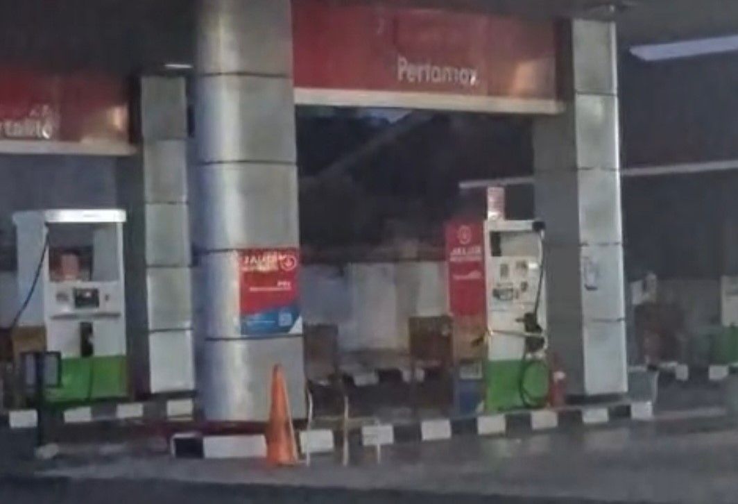 podiumnews.com-SPBU Denpasar Digerebek, Polisi Usut Dugaan Penyelewengan BBM