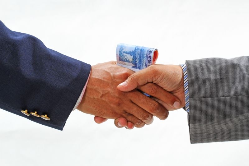 podiumnews.com-OJK Hormati Proses Hukum Pegawai yang Diduga Terima Suap dari Bukopin