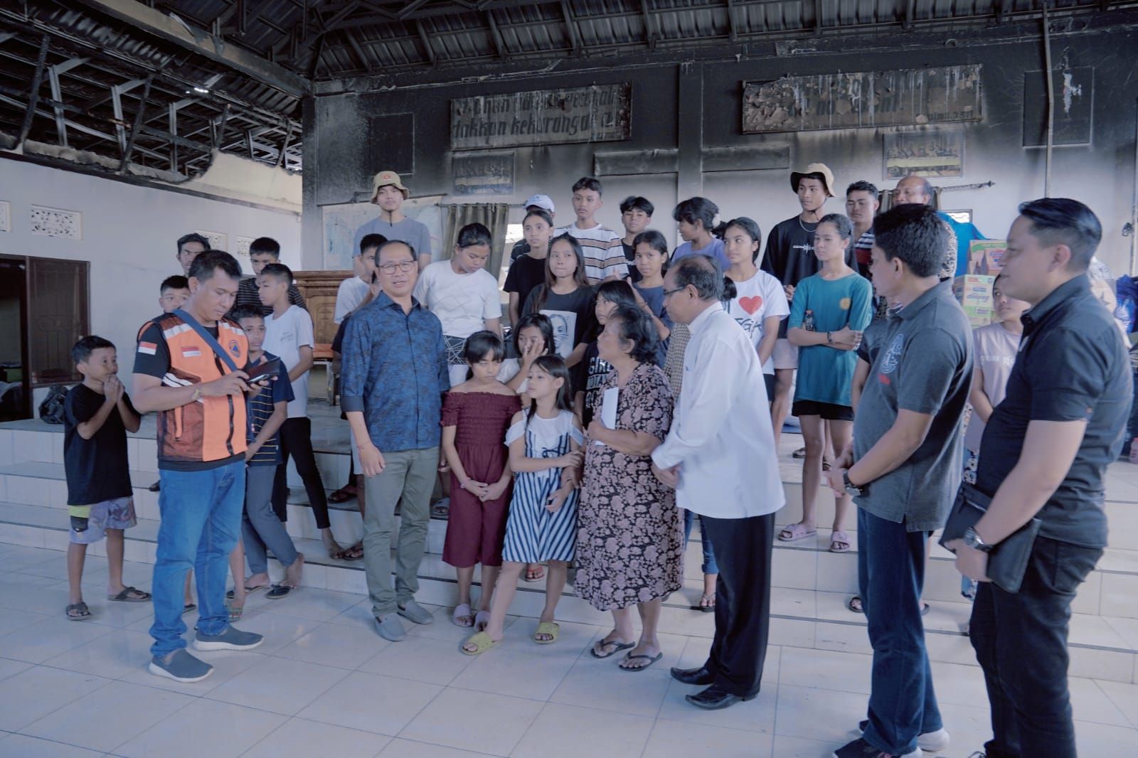 podiumnews.com-Suiasa Tinjau Kebakaran Panti Asuhan di Dalung