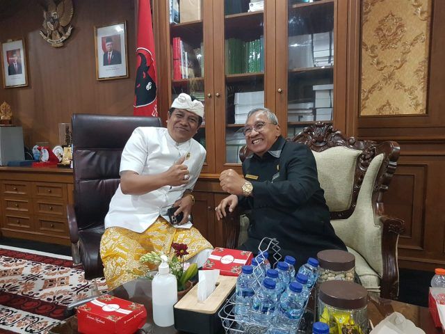 podiumnews.com-Ketua DPRD Badung Putu Parwata Bangga Mahasiswa Peduli Politik