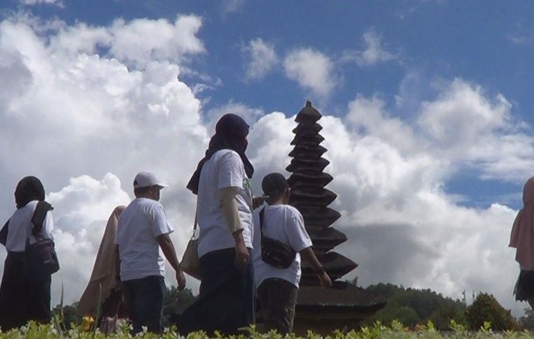 podiumnews.com-Ulun Danu, Bedugul Terima Kunjungan 5.000 Wisatawan Selama Libur Panjang