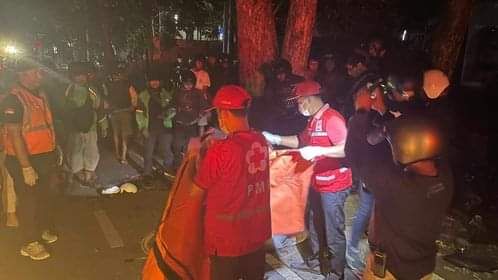 podiumnews.com-Dua Orang Tewas Tabrak Pohon Perindang  