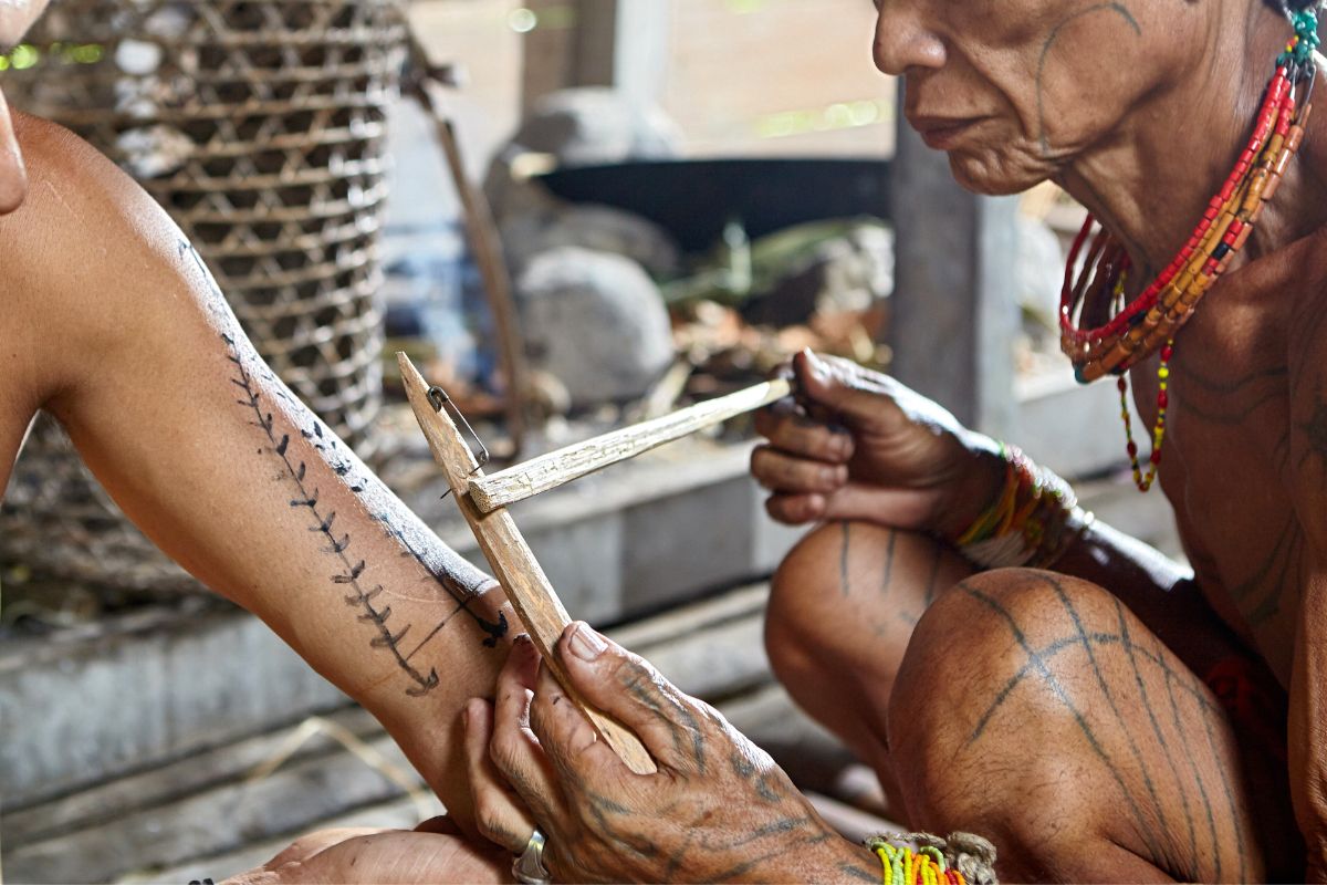 Anthony Kiedis, dan Tato dari Mentawai